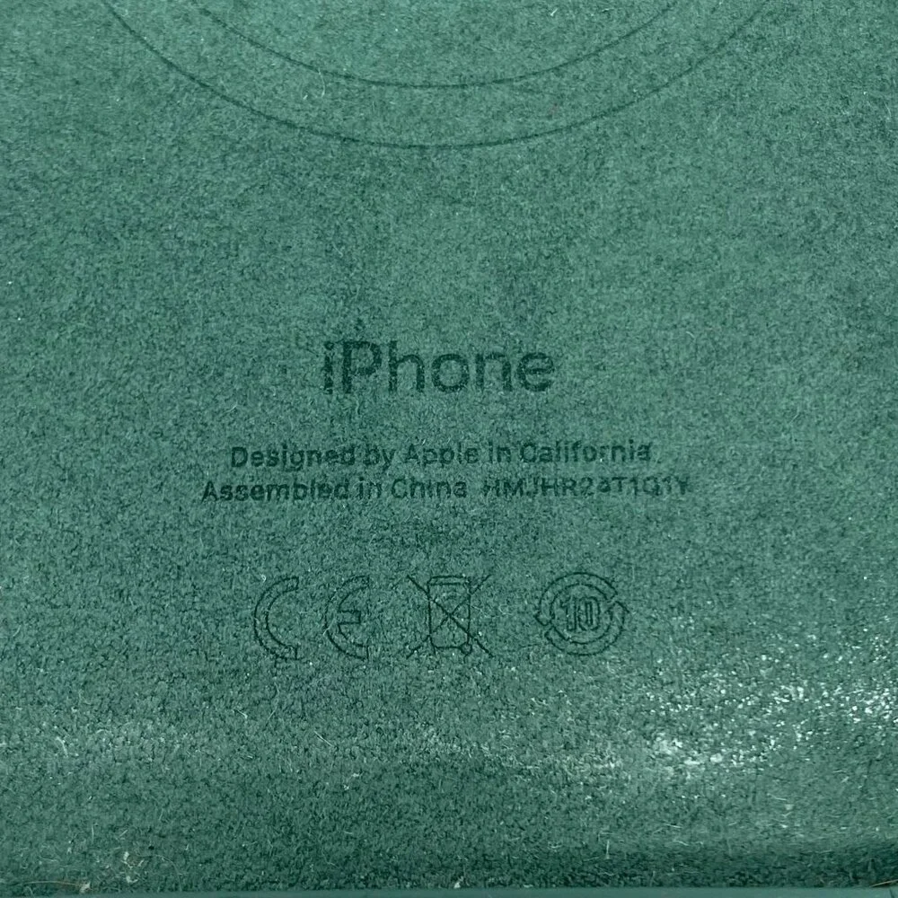 Apple iPhone 13 Silicone Case with MagSafe Green Preowned As Is